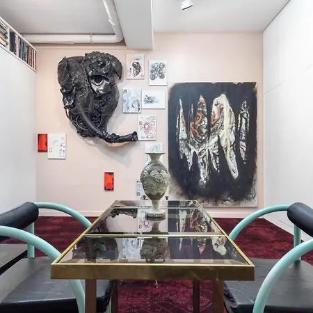 Апартаменты Guestready - Artist Loft With A Vertical Garden