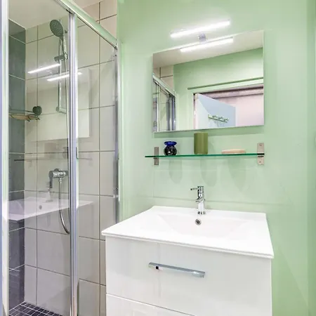 Guestready - Artist Loft With A Vertical Garden *