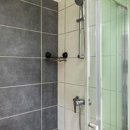 Guestready - Artist Loft With A Vertical Garden Daire