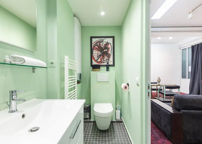 Guestready - Artist Loft With A Vertical Garden Париж