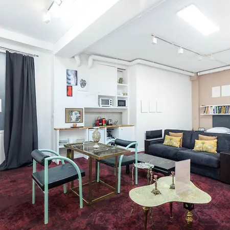 Guestready - Artist Loft With A Vertical Garden Apartman
